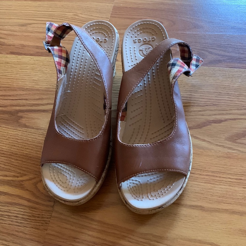 Croc wedges, barely wore